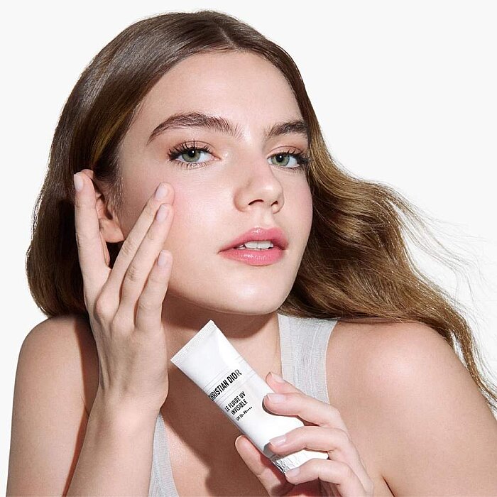 Dior Hydrating Invisible UV Shield Fluid Spf 50+ 30 Ml - 4
