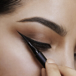 Maybelline Master Precise Eyeliner 4 Parrot Blue - Thumbnail